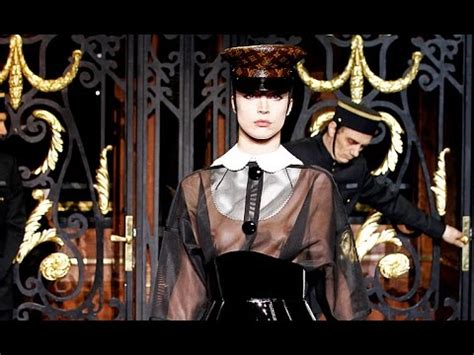 louis vuitton fall winter 2011|Louis Vuitton Fall 2011 Runway .